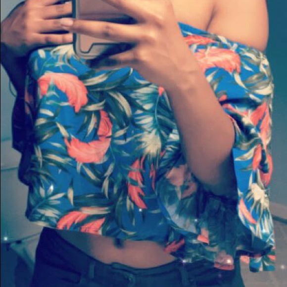 Floral off the shoulder crop top - Picture 3 of 3